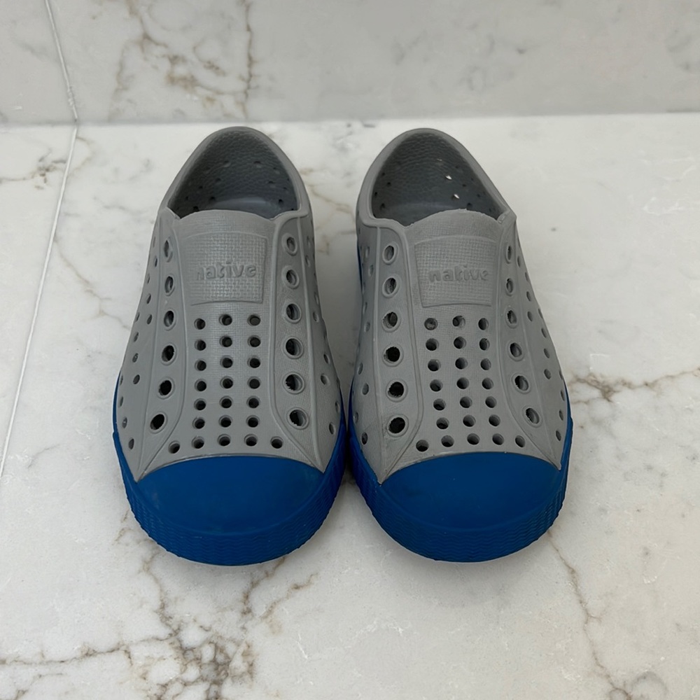 Toddler Boys Native shoes - size 7. Worn less than 6 times. Great condition!!